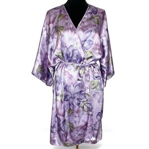 Gilligan & O’Malley Purple Lilac Satin Floral Kimono Robe